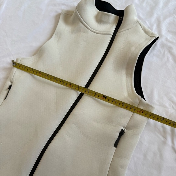 Nike Off-White Sleeveless Jacket - Picture 5 of 7